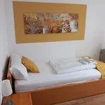 Hotel Karolinger - Self Check-In