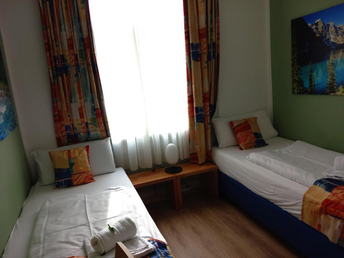 Karolinger - Self Check-in