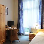 Hotel Karolinger - Self Check-in