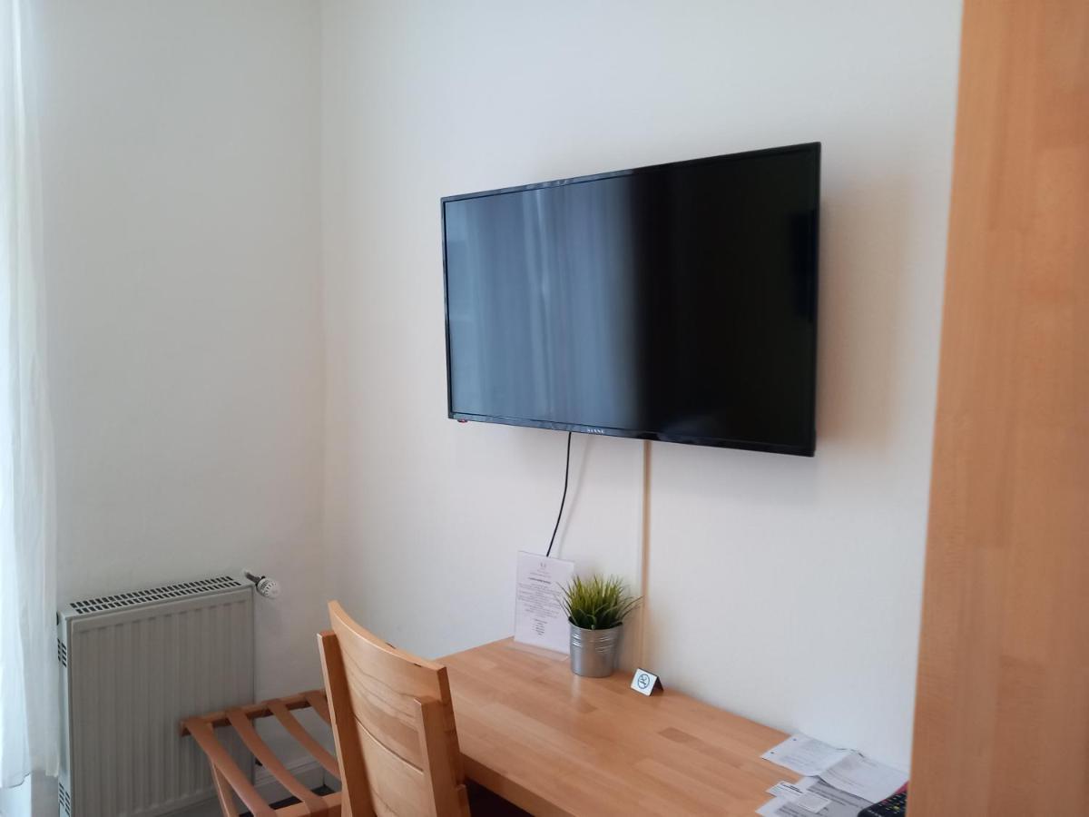 Hotel Karolinger - Self Check-in