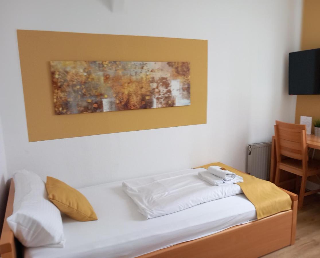 Hotel Karolinger - Self Check-in 2*