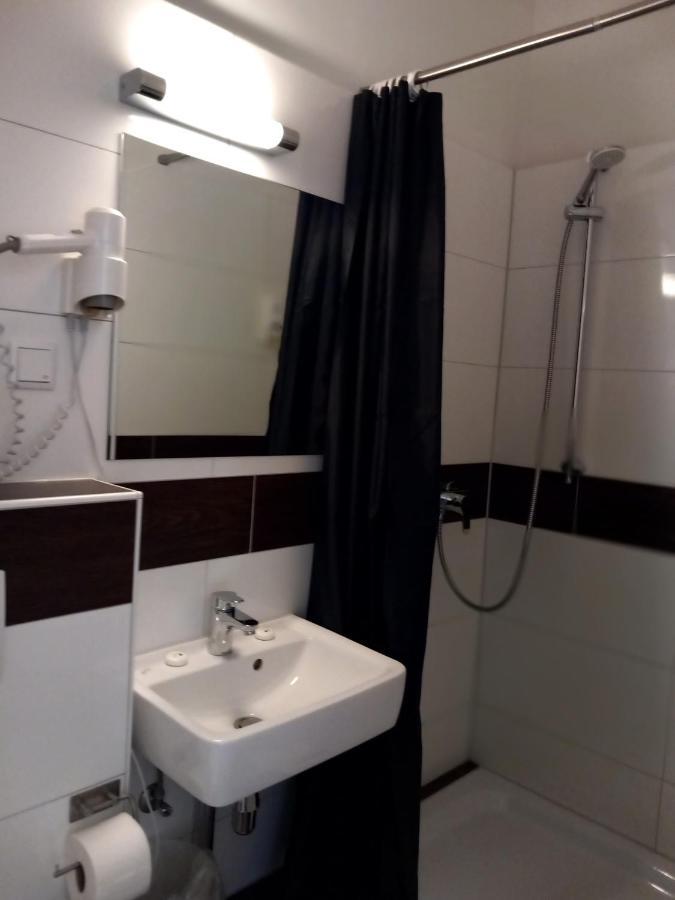 Karolinger - Self Check-in Hotel 2*