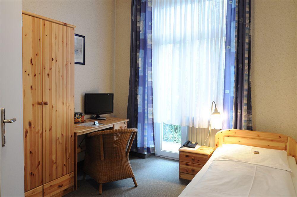 Hotel Karolinger - Self Check-in