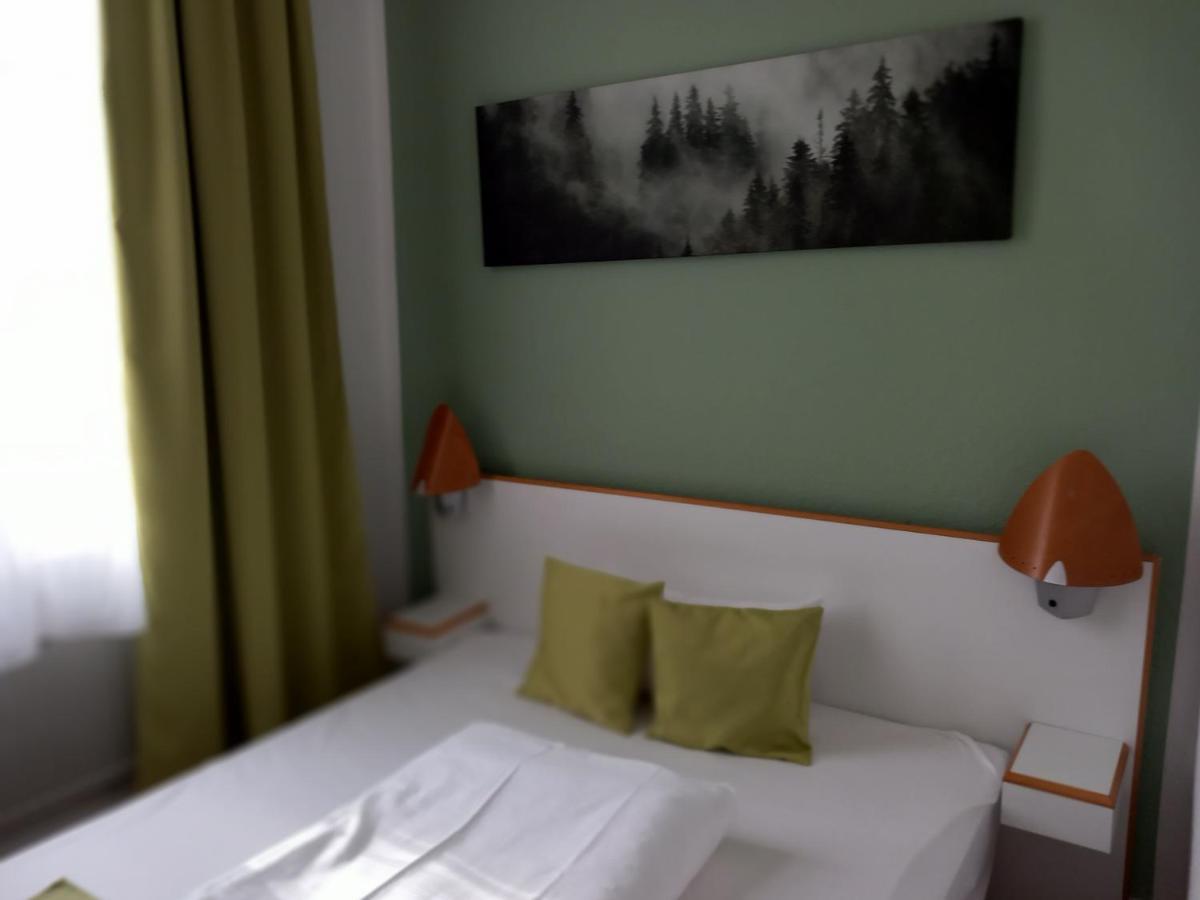 Karolinger - Self Check-in 2* Düsseldorf