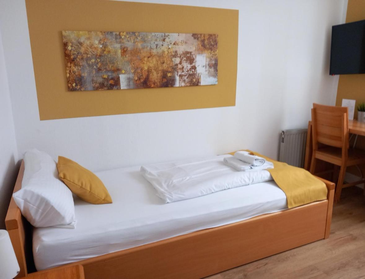 Karolinger - Self Check-in